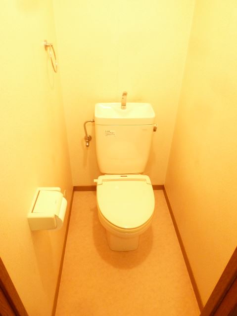 Toilet.  ☆ It is a popular bus toilet another toilet ☆