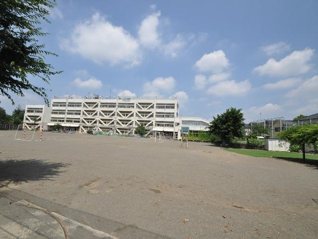 Primary school. 650m to Tachikawa Municipal Minamisuna Elementary School