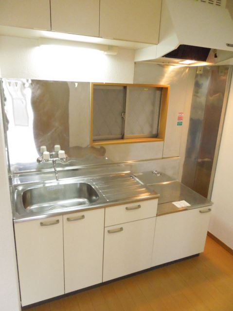 Kitchen.  ☆ 2-neck is a gas stove can be installed kitchen ☆