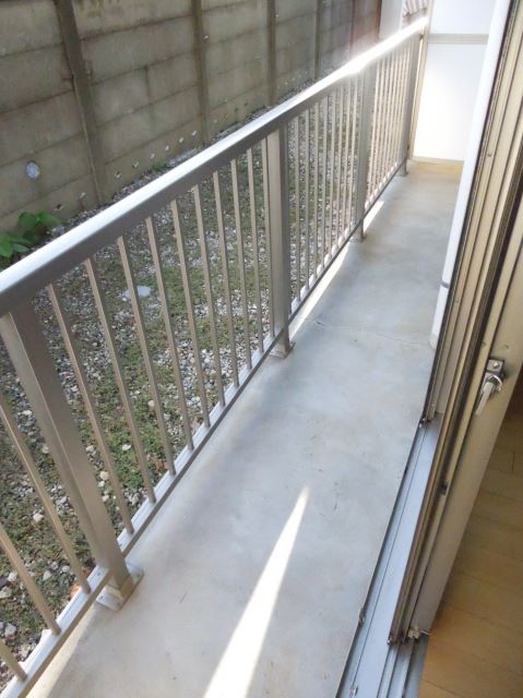 Balcony.  ☆ Also Jose futon because there is a fence on the veranda ☆