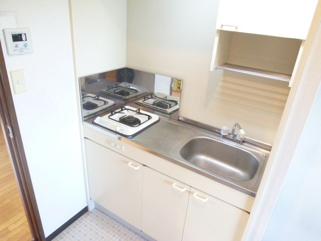 Kitchen. It is a gas stove with a kitchen ☆ 