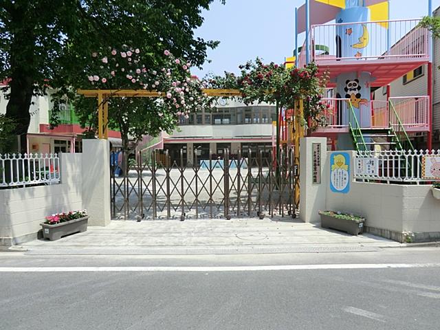 kindergarten ・ Nursery. Little Women to kindergarten 652m