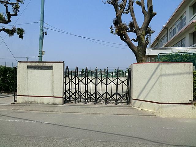 Junior high school. 600m to the first junior high school in Tachikawa  