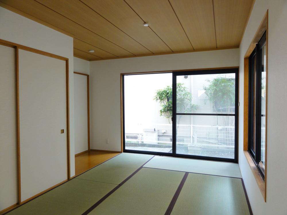 Non-living room. Renovated (2013 October) Japanese-style room about 7.0 quires