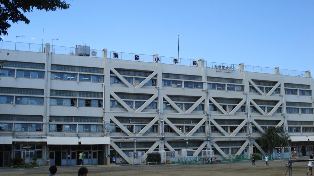 Primary school. Municipal Minamisuna until elementary school 274m