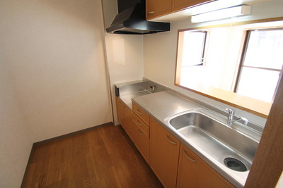 Kitchen. Spacious sink ☆ Two-burner stove installation Allowed! 