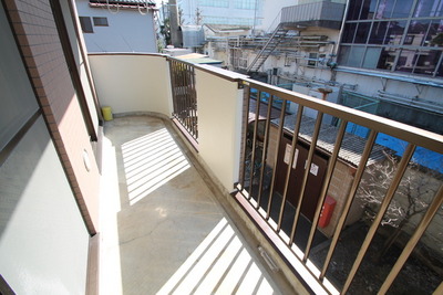 Balcony. Spacious balcony! Better view! 