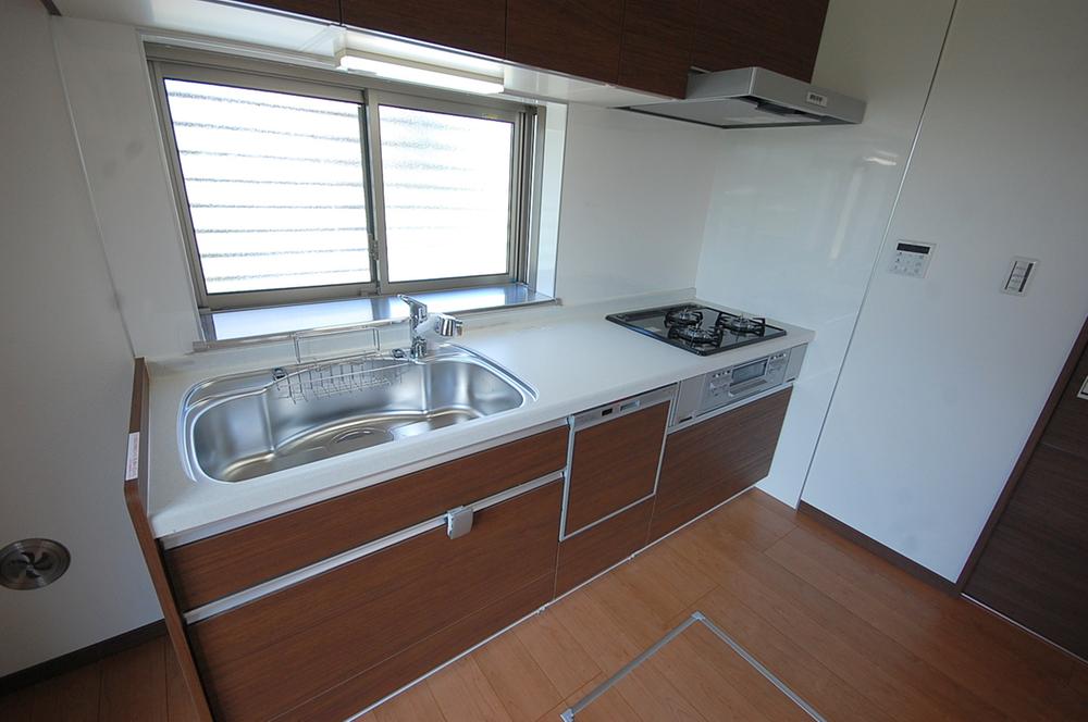 Same specifications photo (kitchen). The company enforcement example