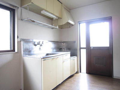 Kitchen.  ☆ Gas stove installation Allowed ☆ 