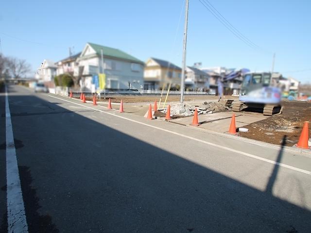 Local photos, including front road. 2-chome, contact road situation Tachikawa Kamisuna cho