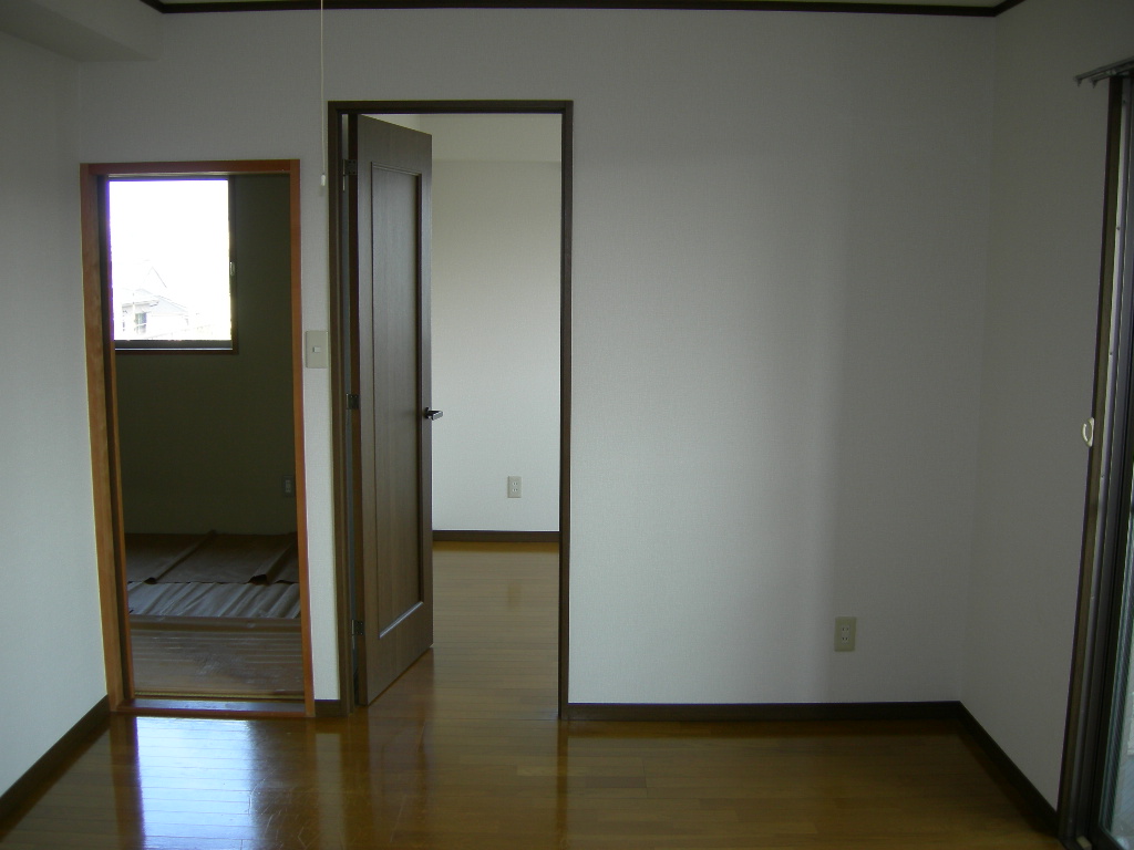 Other room space. There are between housed one ・ Air-conditioned