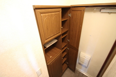 Entrance. Large capacity cupboard storage