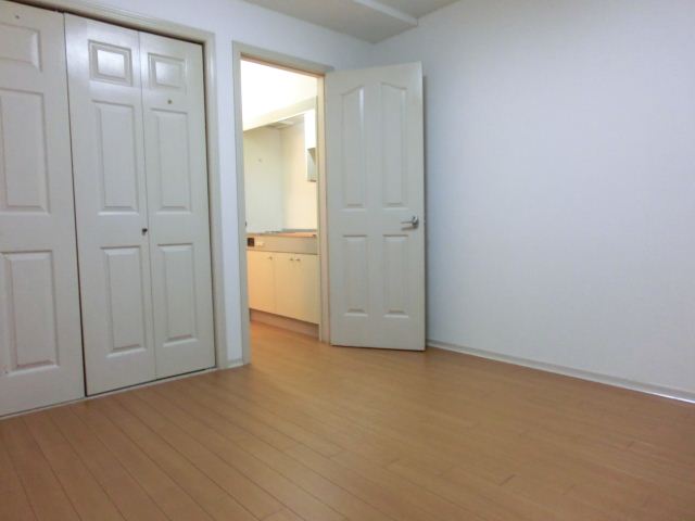 Living and room. Is a south-facing room ☆ 