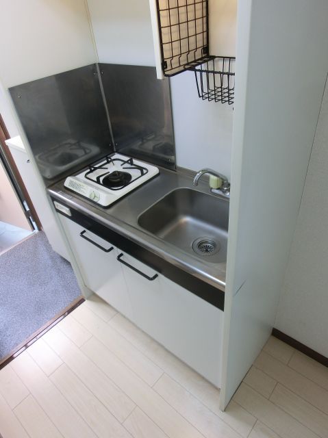 Kitchen. Gasukitchin recommended for self-catering school ☆ 