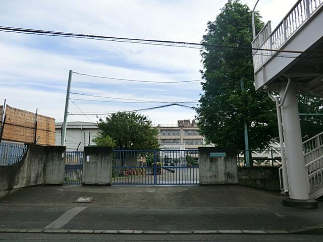Primary school. 955m to Tachikawa Municipal Matsunaka Elementary School