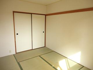 Living and room. Japanese-style room 6 quires