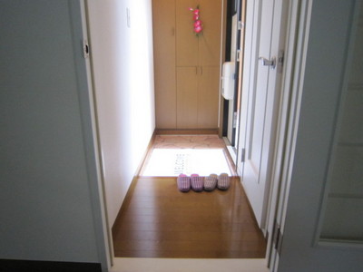 Entrance.  ☆ Entrance hall ・ Large capacity cupboard ☆