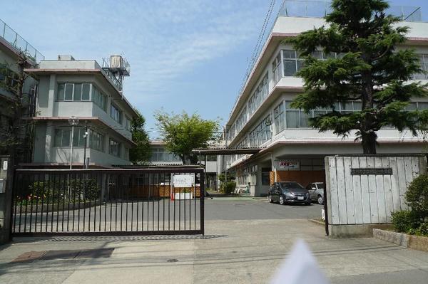 Junior high school. 1261m to Tachikawa Municipal Tachikawa first junior high school