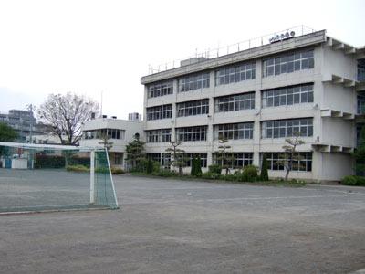 Primary school. 975m to Tachikawa Municipal first elementary school