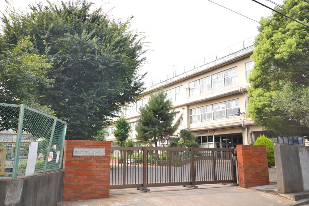 Primary school. 300m to Tachikawa Municipal fourth elementary school
