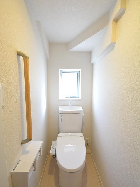 Toilet. Tachikawa Wakaba-cho 3-chome Building 2 toilet