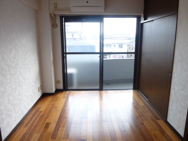 Living and room. It is south-facing floor of the room ☆ 