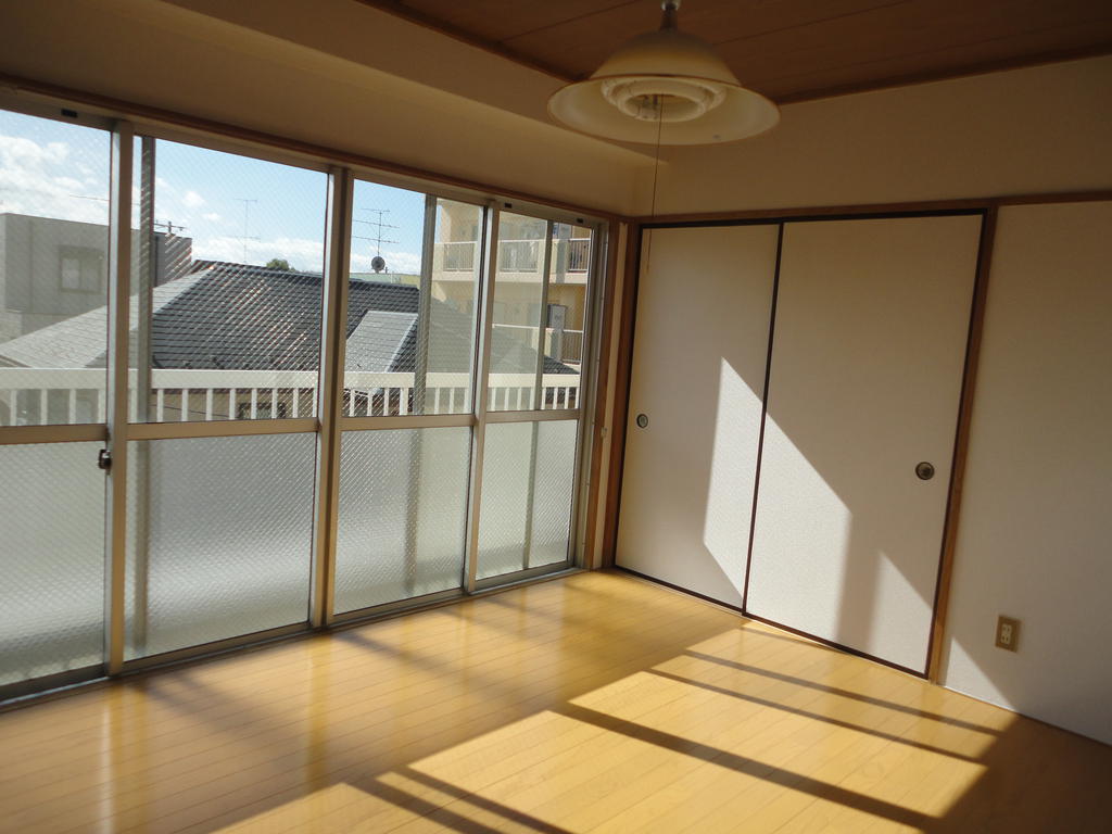 Other room space. Reform the Japanese-style Western-style