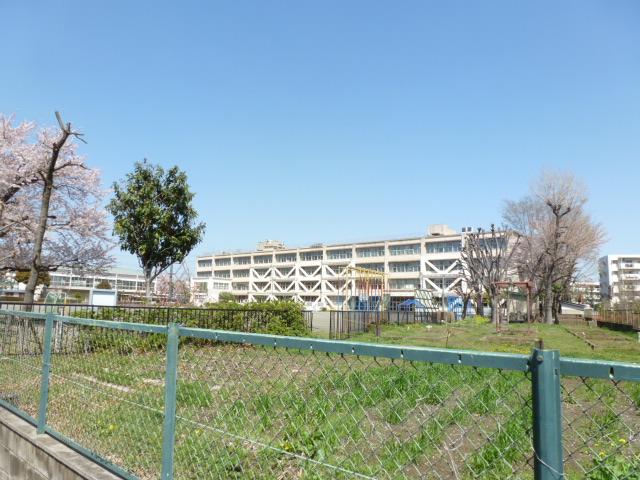 Primary school. Matsunaka to elementary school 900m