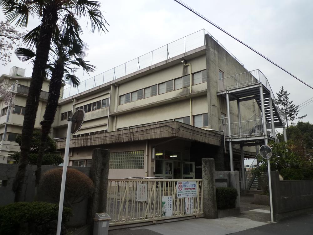 Primary school. 659m to Tachikawa Municipal eighth elementary school