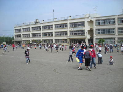 Primary school. 682m to Tachikawa Municipal Nishisuna elementary school (elementary school)