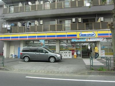 Convenience store. MINISTOP Daiminami chome store up (convenience store) 641m