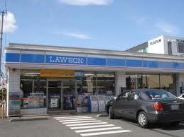 Convenience store. 633m until Lawson Tachikawa Kashiwamachi 2-chome