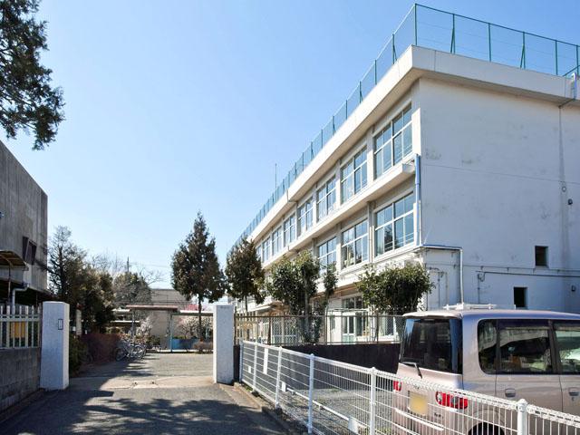 Primary school. 711m to Tachikawa Municipal tenth elementary school