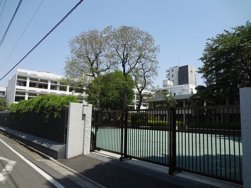 high school ・ College. Tachikawa Girls High School (High School ・ NCT) to 588m