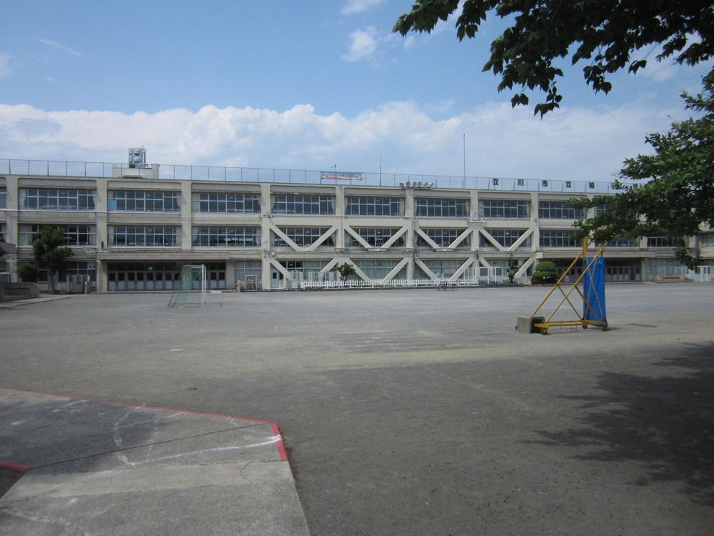 Primary school. 850m to Tachikawa TatsuKashiwa Elementary School