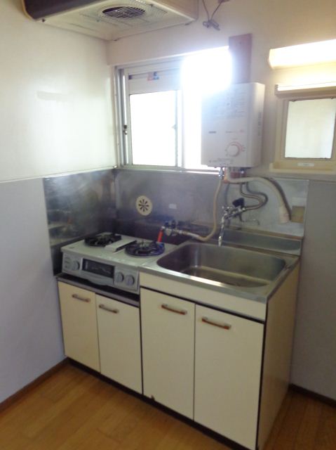 Kitchen.  ☆ Gas stove is can be installed kitchen ☆ 