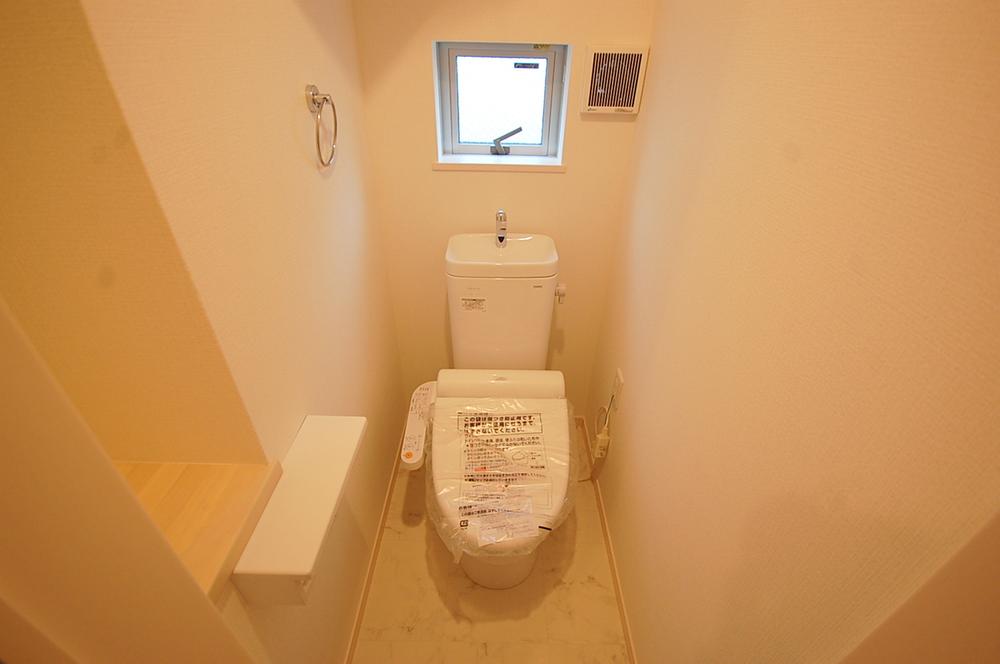 Toilet. 2013 October shooting