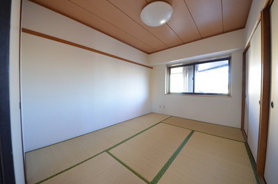 Living and room. Japanese-style room 6 quires