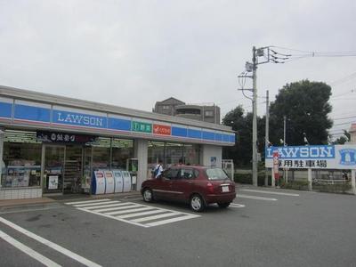 Convenience store. 800m until Lawson (convenience store)