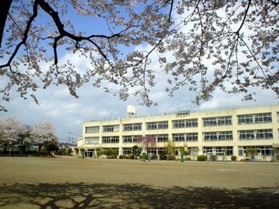 Primary school. 284m to Tachikawa seafood elementary school (elementary school)