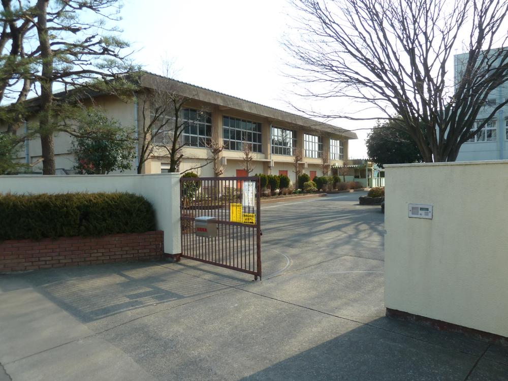 Junior high school. 1100m to Tachikawa Municipal Tachikawa seventh junior high school