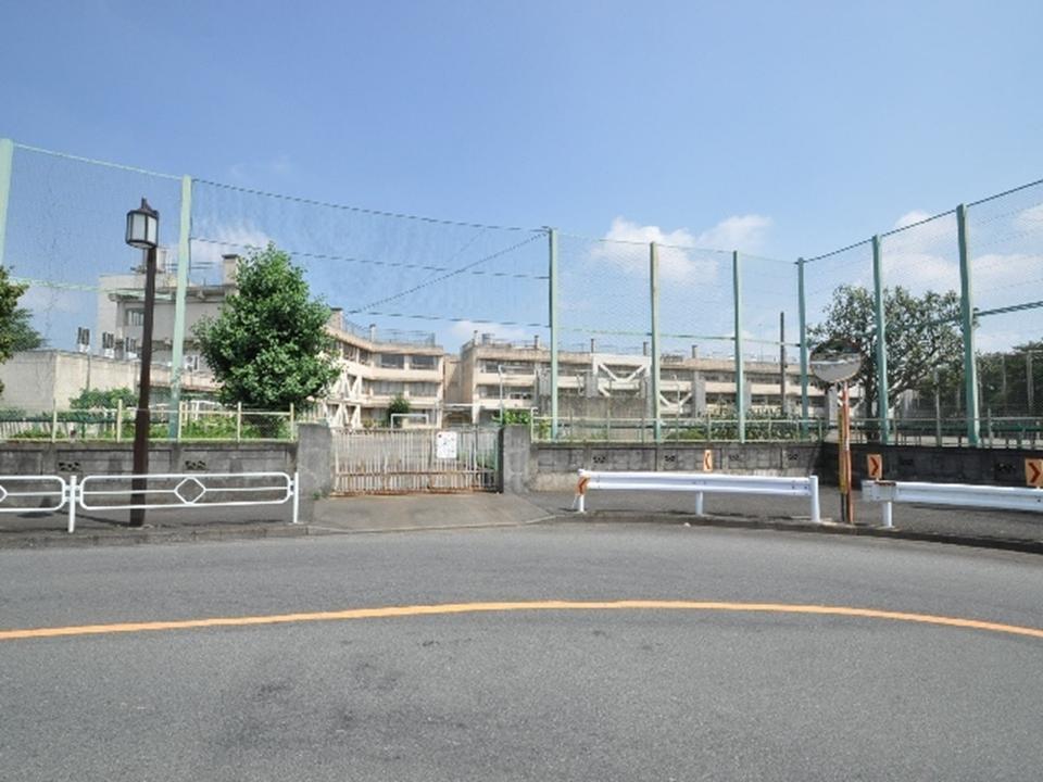 Primary school. 1300m to Tachikawa Municipal Keyakidai Elementary School