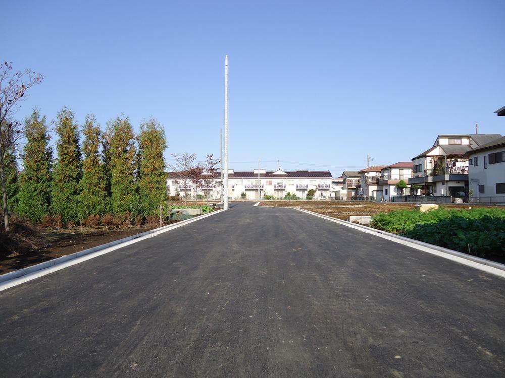 Local photos, including front road. Local !! was completed (2013 November) shooting Construction 5 ~ New road of 6M. 