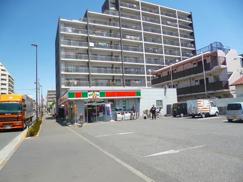 Convenience store. Thanks Nishikicho store up (convenience store) 117m