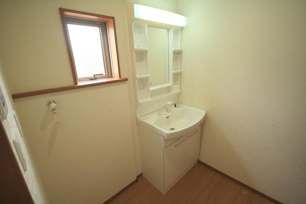 Wash basin, toilet. The company construction cases