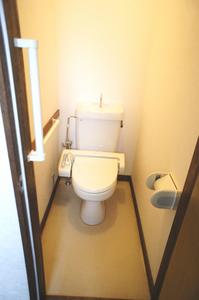 Toilet. Second floor toilet ・ With hot cleaning function