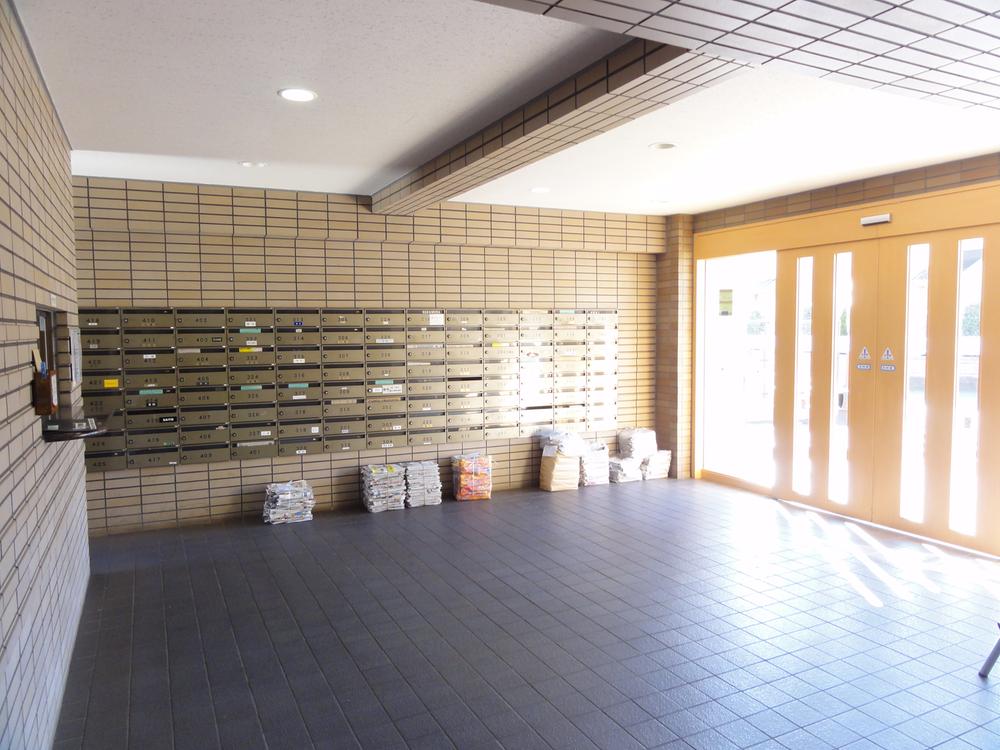 Entrance. Common areas