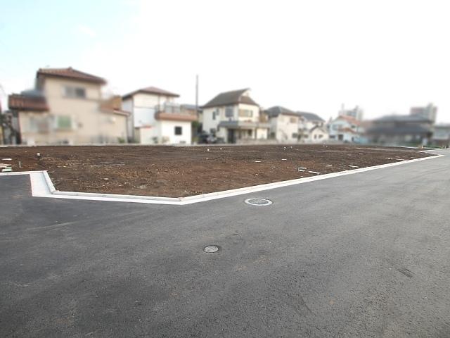 Local photos, including front road. Tachikawa Kamisuna-cho 3-chome contact road situation