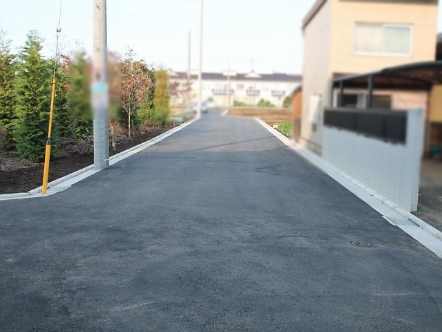 Local photos, including front road. 3-chome site landscape Tachikawa Kamisuna cho Contact road