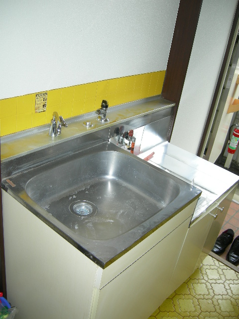 Kitchen. Facing south